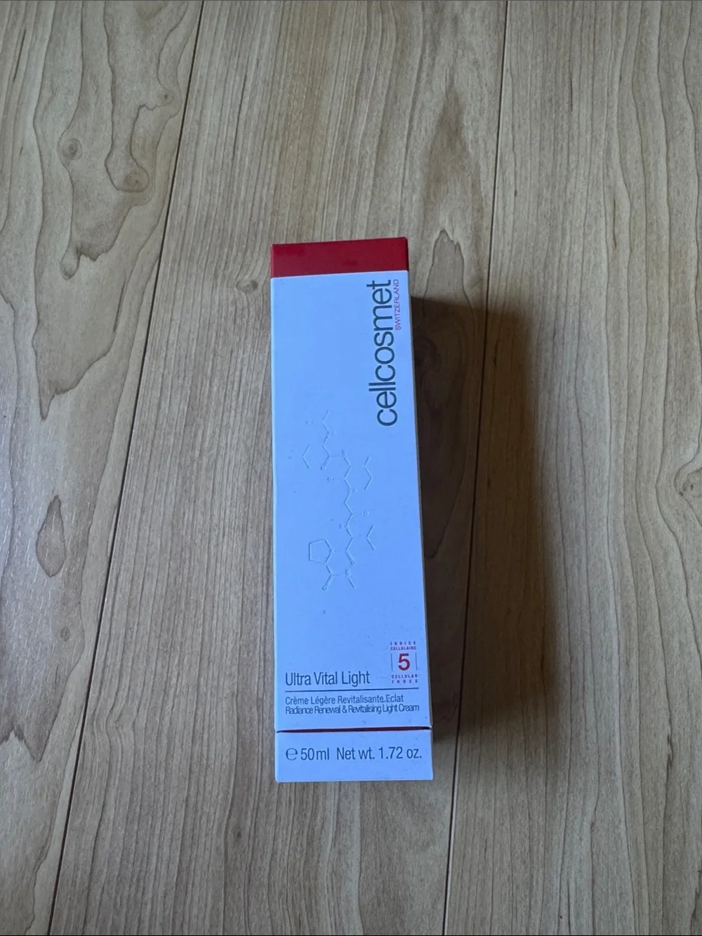 Ultra Vital Light Revitalizing Cream -